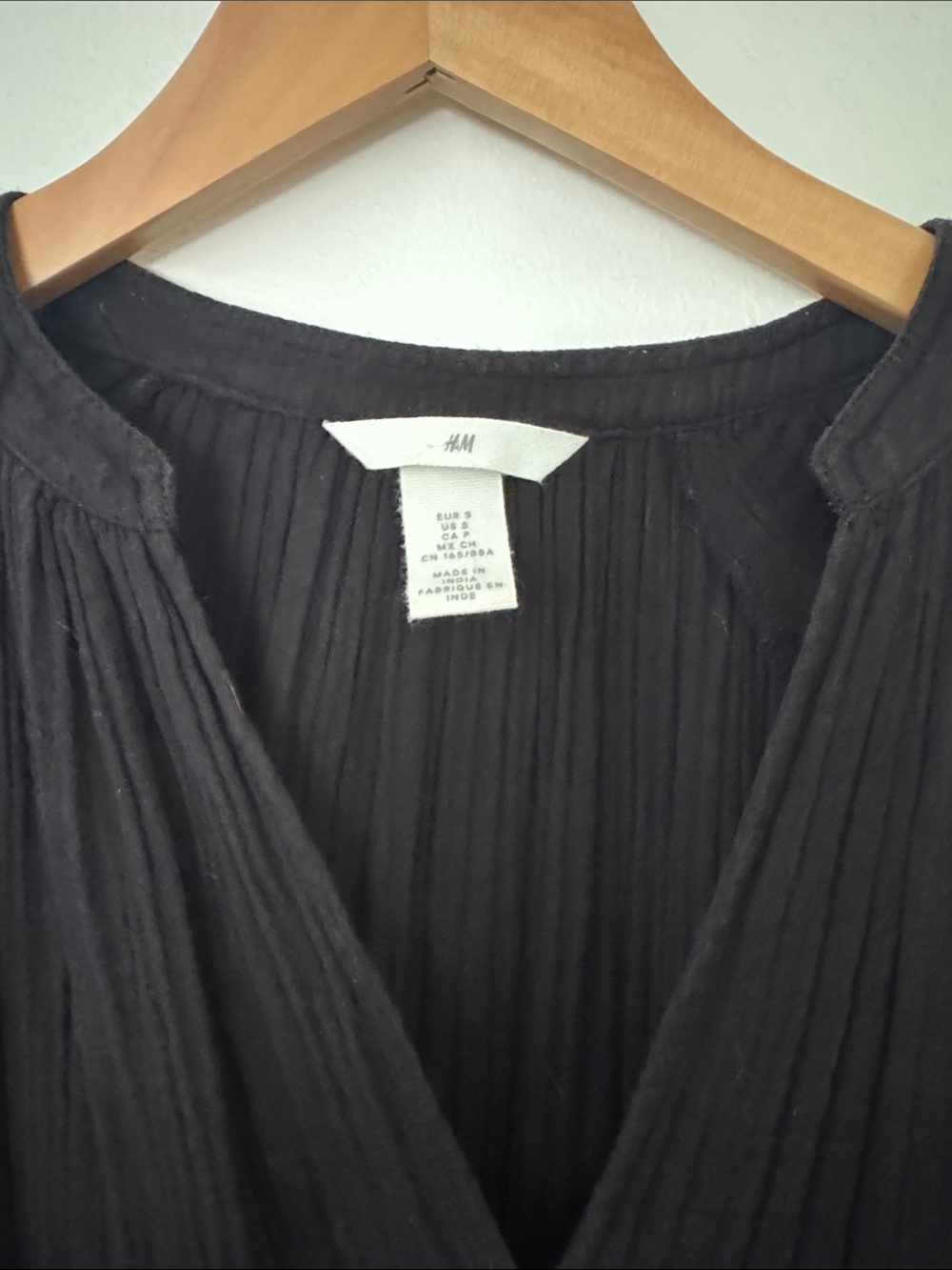 H&M Black Gauzy Cotton Long-Sleeve Textured V-Neck Tunic Small - Picture 2 of 4